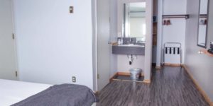 west bunk suite bathroom